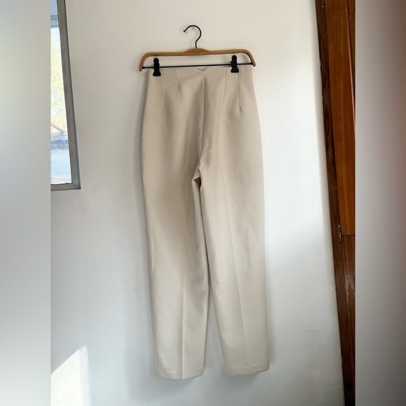 ZARA | Pleated Trouser in Is Oyster white | S - Picture 4 of 8